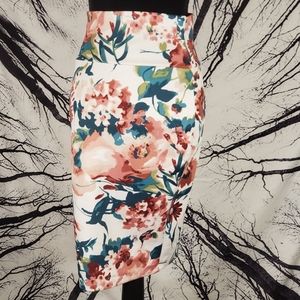 Silhouette floral pencil skirt mediym
